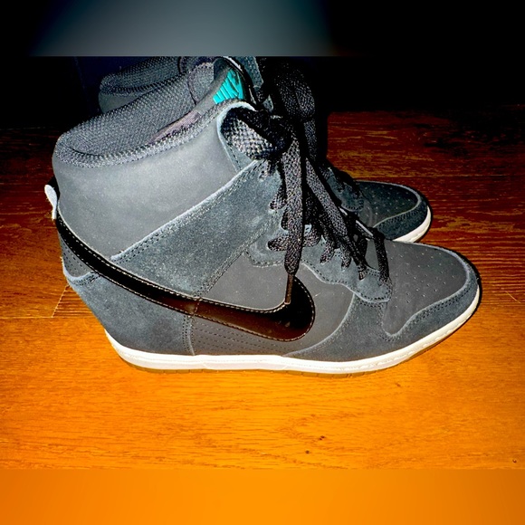 nike dunk sky hi black gum